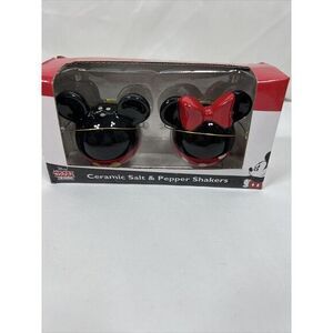 NEW Disney‎ Mickey Mouse And Friends Ceramic Salt & Pepper Shakers Minnie Mouse